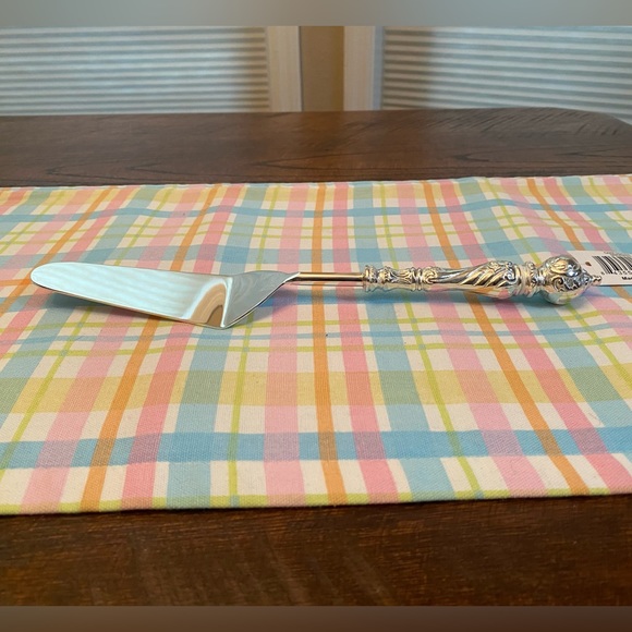 Silver Cake Server, Stainless Steel Embossed Wedding Cake Server, Artistic Home - Picture 2 of 16